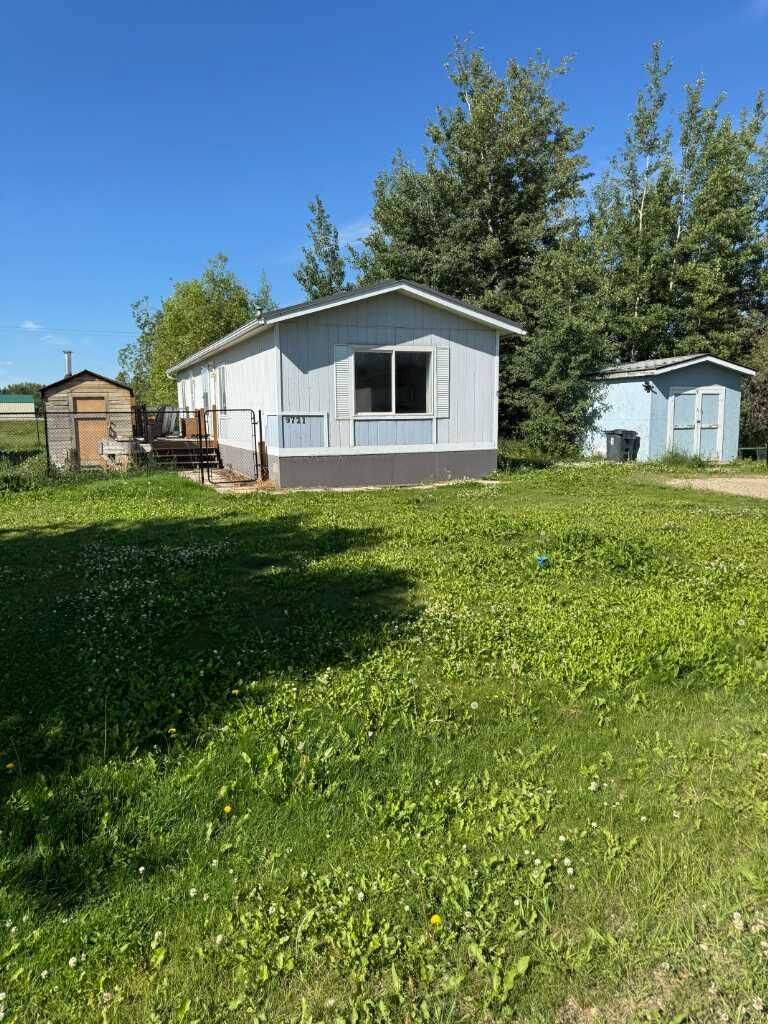 Property Photo:  9721 107 Street  AB T0H 2C0 