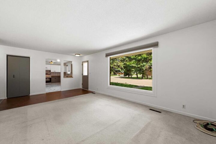 Property Photo:  4814 49 Avenue  AB T0B 1N0 