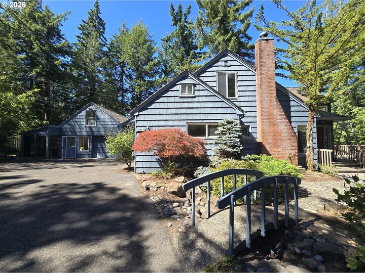 Property Photo: 5865 Mercer Lake Rd OR 97439