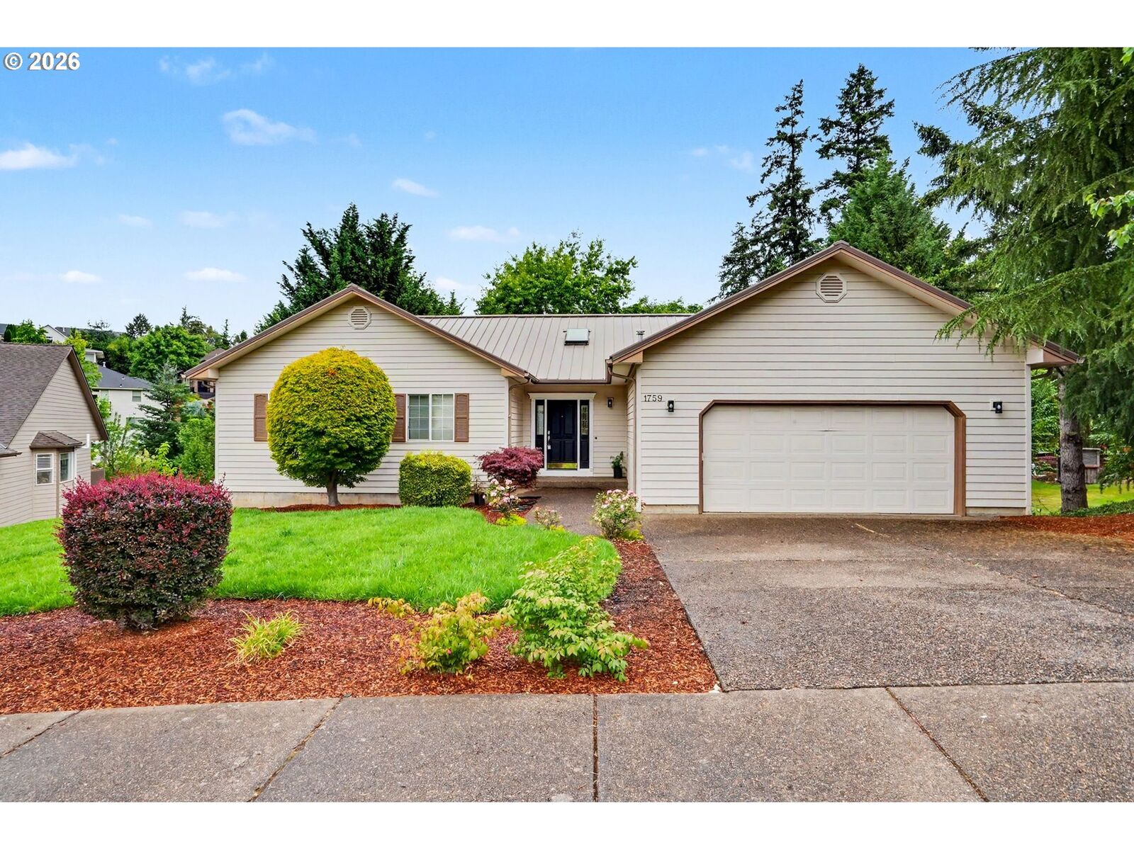 Property Photo: 1759 Sunburst Ter OR 97304