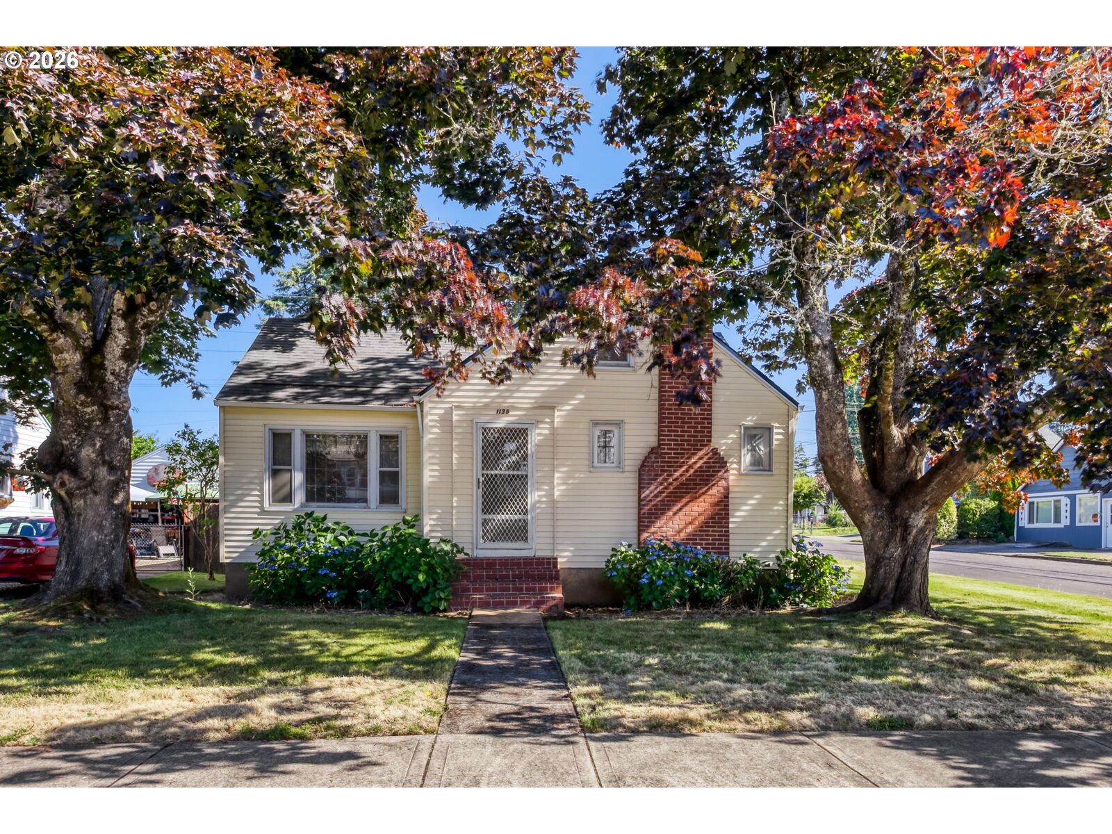 Property Photo:  1135 B St  WA 98671 
