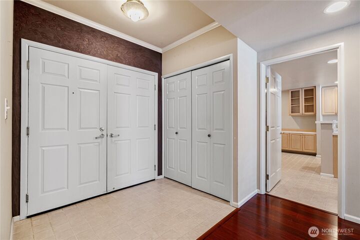 Property Photo: 177 107th Avenue NE 1501 WA 98004