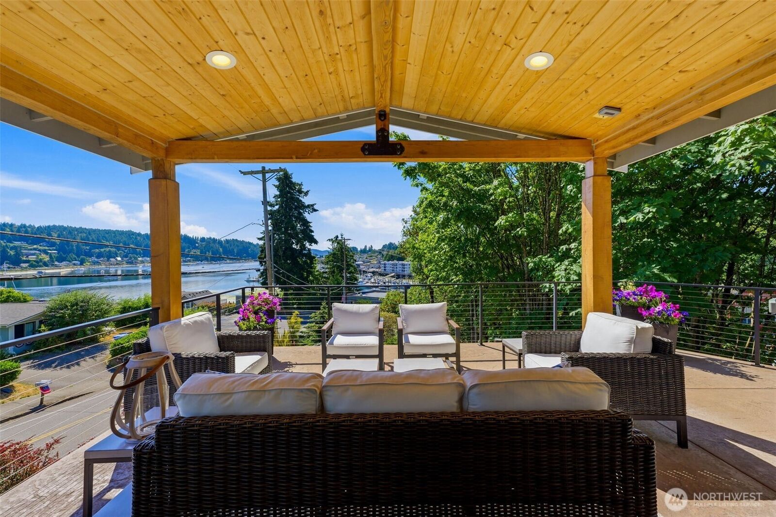 Property Photo:  4010  Burnham Dr  WA 98332 