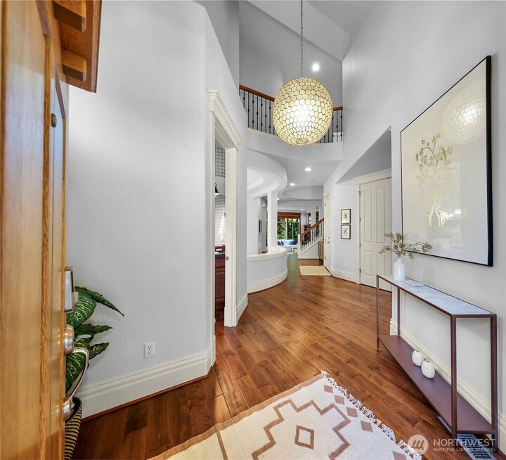 Property Photo: 6227 Whitaker Lane SE WA 98065
