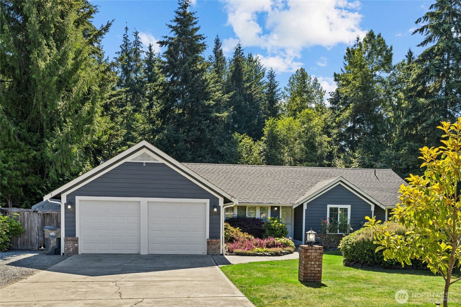 Property Photo: 27519 72nd Avenue E WA 98338
