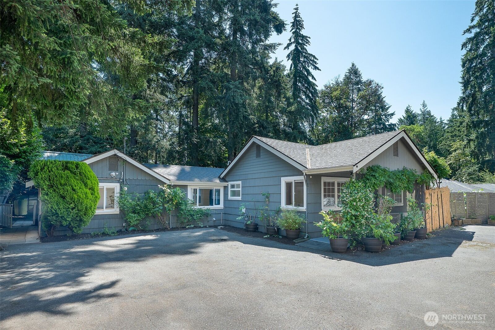 Property Photo: 11350 28th Avenue NE WA 98125