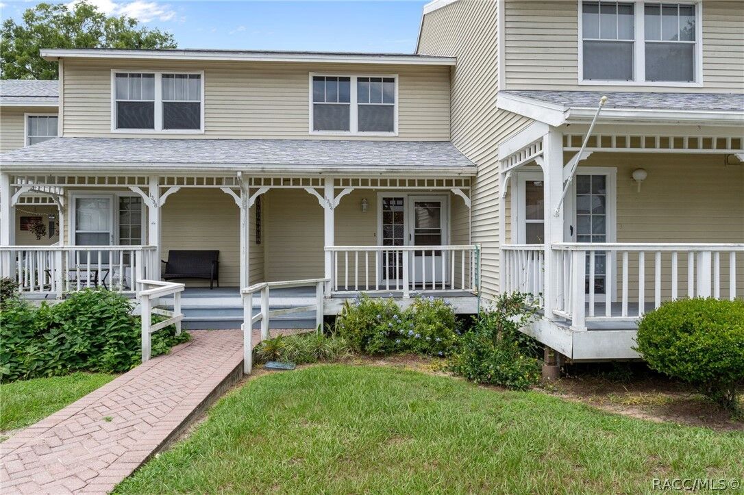 Property Photo:  1304 Cypress Cove Court  FL 34450 