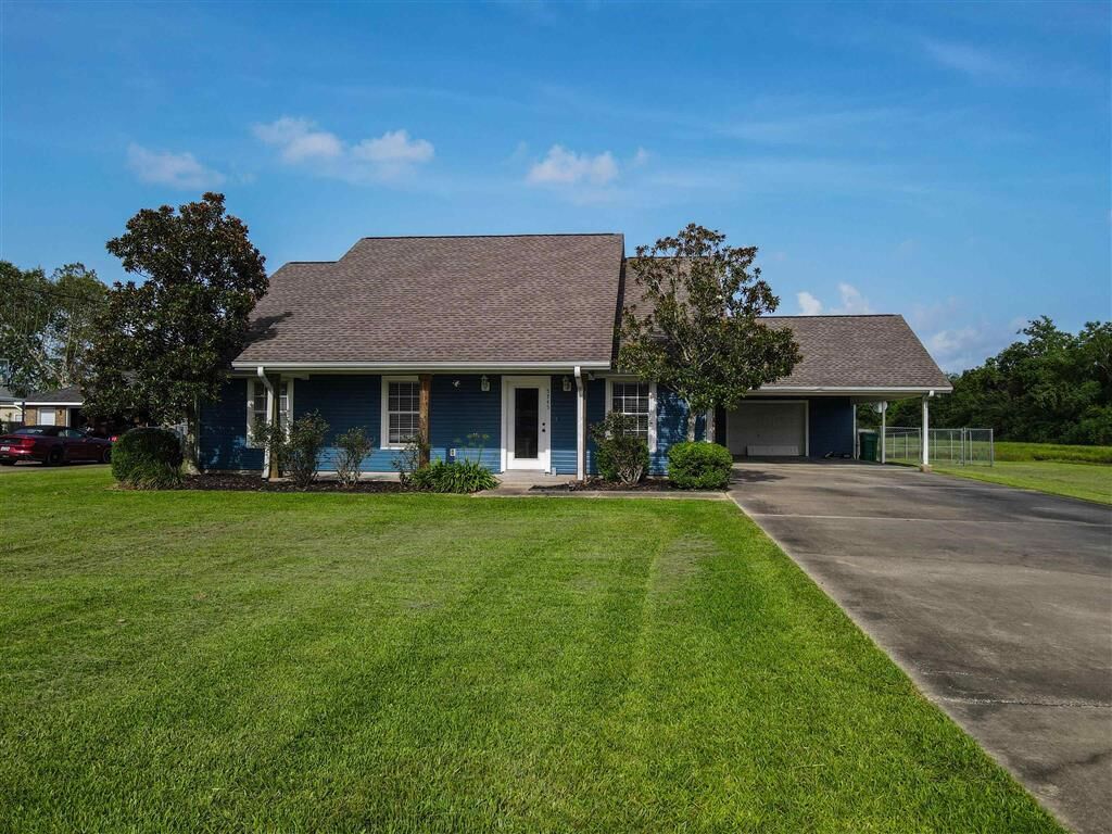 Property Photo: 5745 Birch Street LA 70605