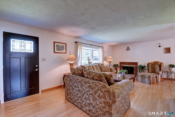 Property Photo:  11 Autumn Drive  CT 06489 