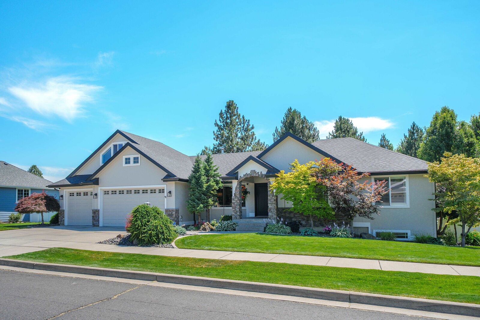 Property Photo:  2405 W Stratton Ave  WA 99208 