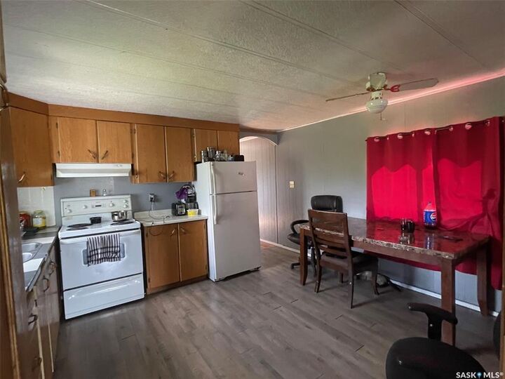 Property Photo: 608 7th Street E SK S9X 1J4