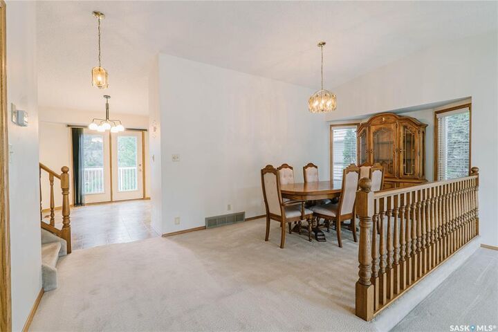Photo de la propriété:  3338 Calder Crescent  SK S7J 4W5 