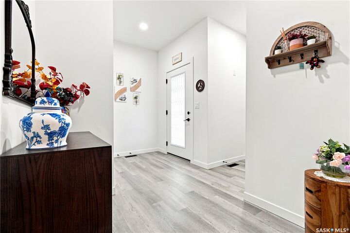 Property Photo:  530 Taskamanwa Street  SK S7V 1P8 