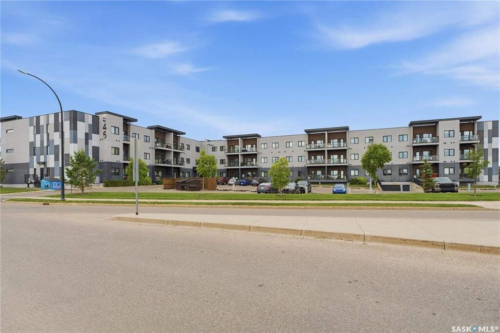 Property Photo: 545 Hassard Close 214 SK S7L 6V3