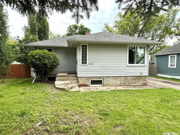 Property Photo:  1482 95th Street  SK S9A 0G6 