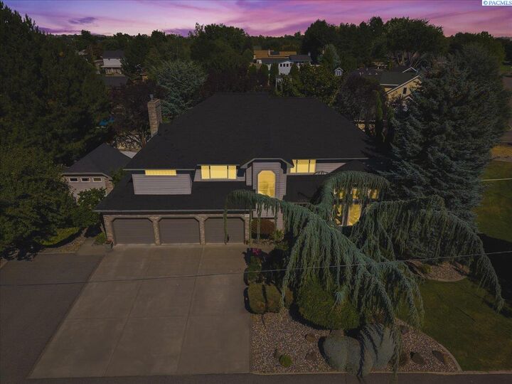 Property Photo: 1401 Road 79 WA 99301
