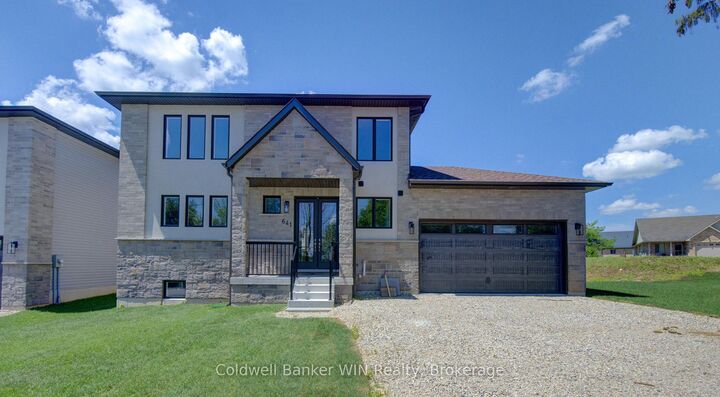 641 Martin Street — photo 1