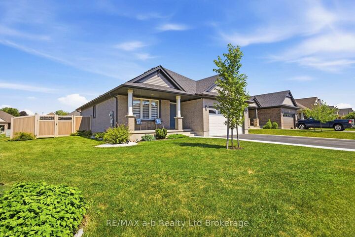 Property Photo:  268 Wilson Avenue  ON N4G 0H3 