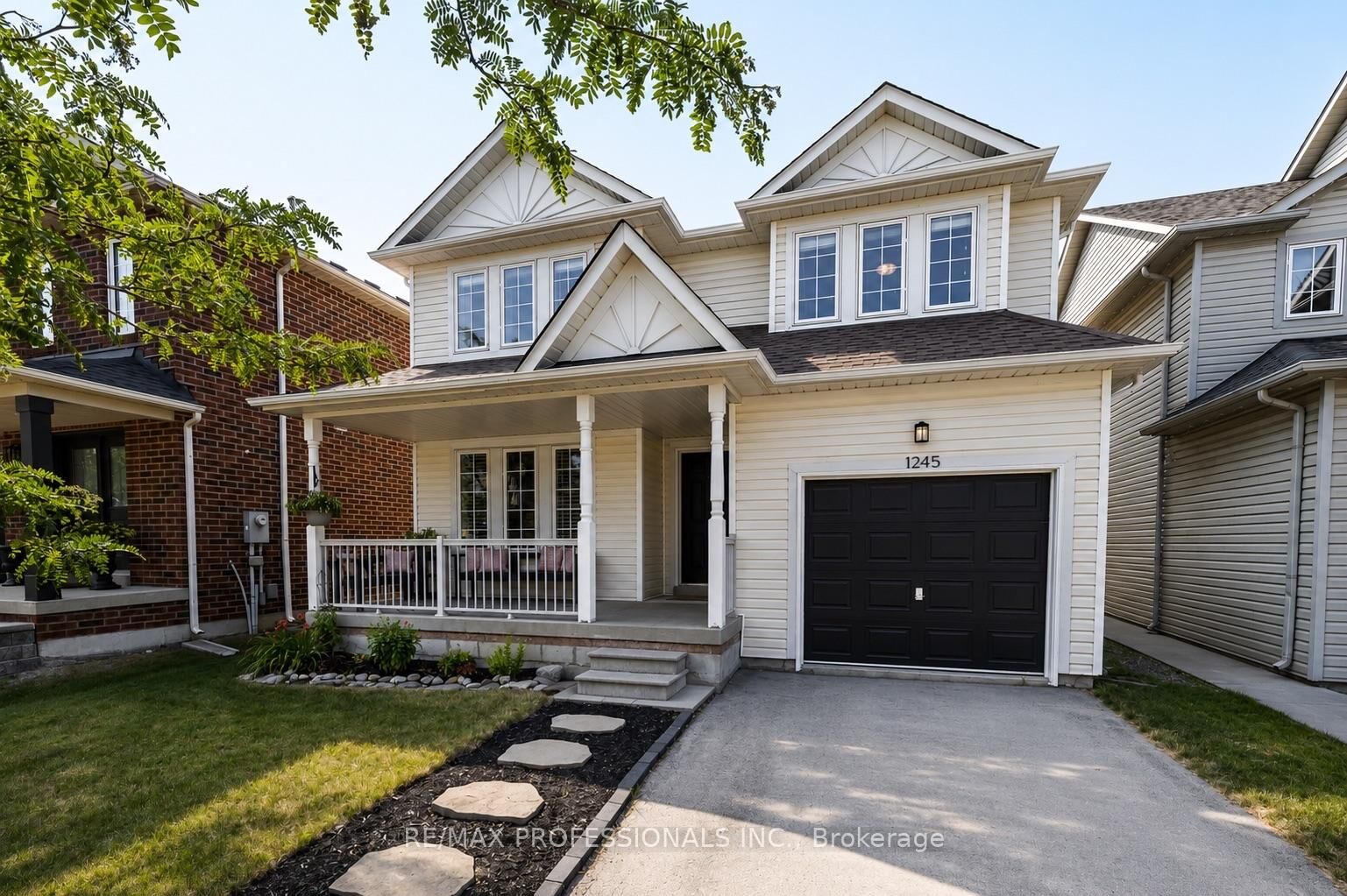 Photo de la propriété:  1245 Newell Street  ON L9T 6C2 