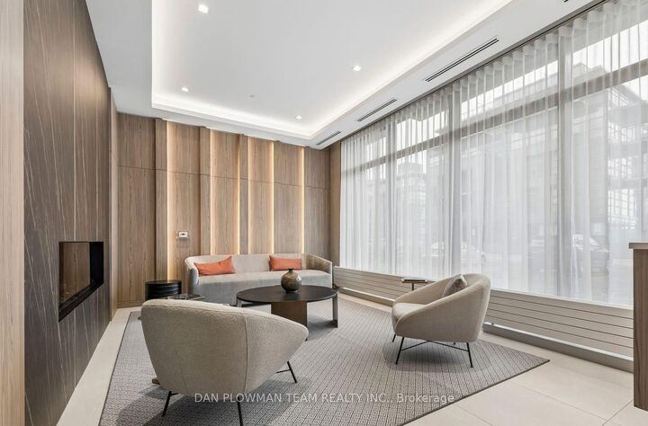 Property Photo: 1608 Charles Street 352 ON L1N 1B9