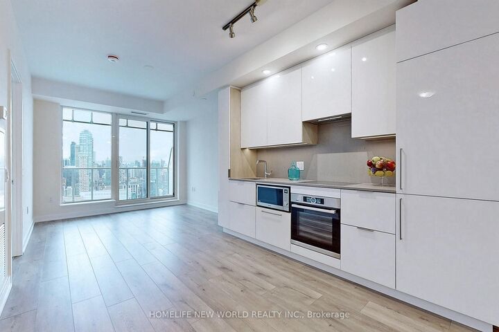Property Photo:  28 Freeland Street 4106  ON M5E 0E3 