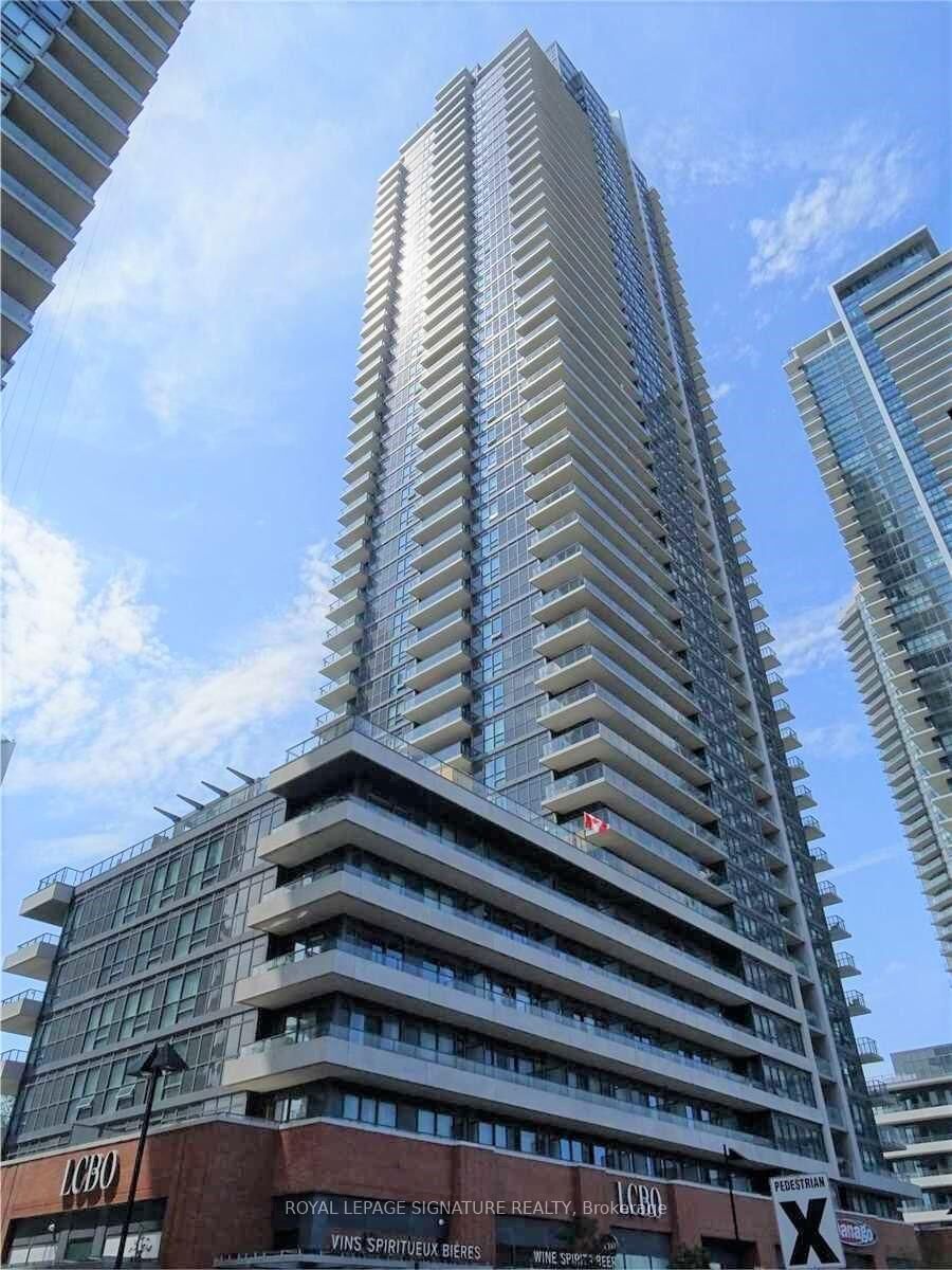 Property Photo: 2220 Lake Shore Boulevard W 3203 ON M8Y 0C1