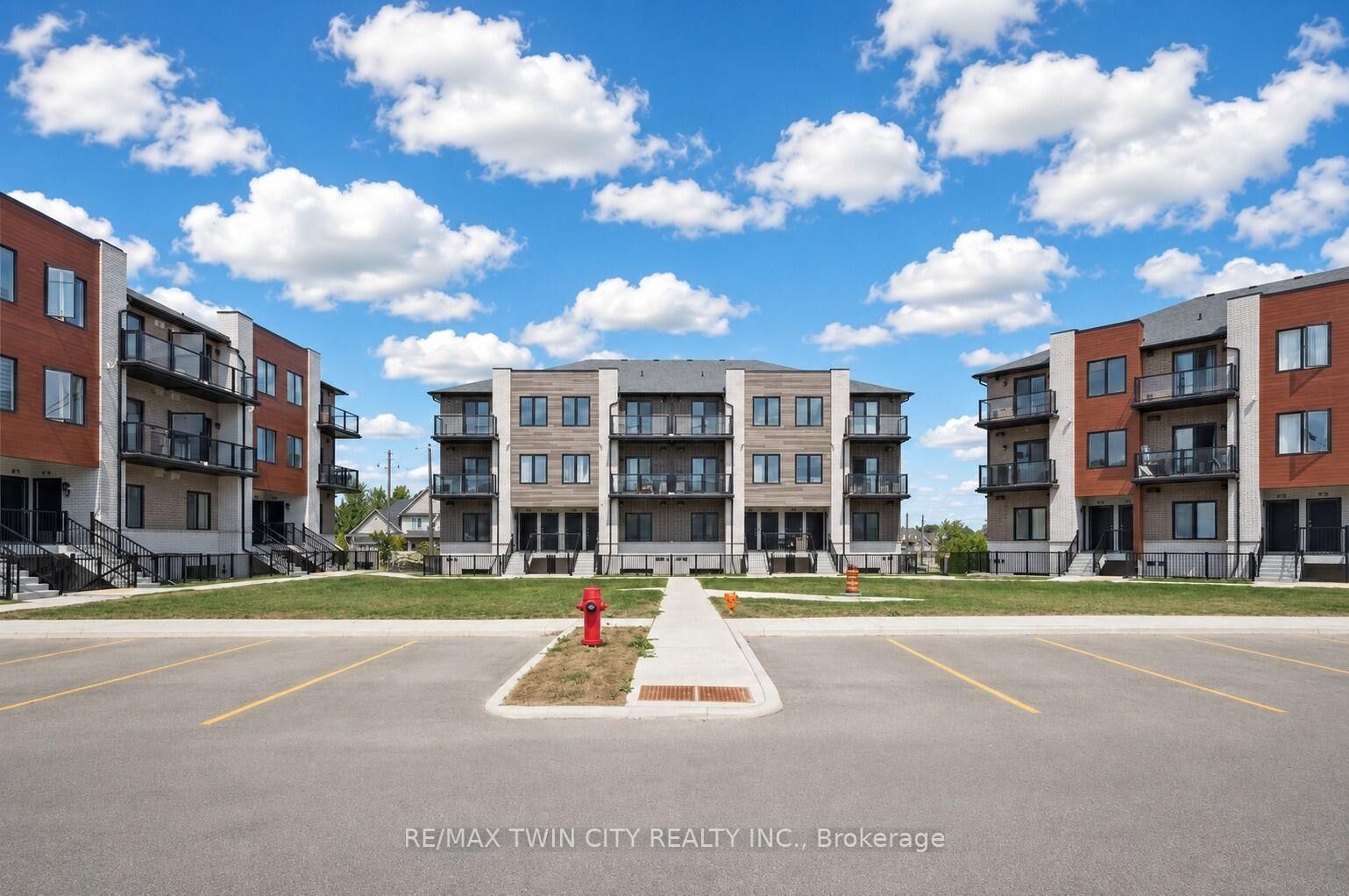 Property Photo: 10 South Creek Drive 3 ON N2P 2R3