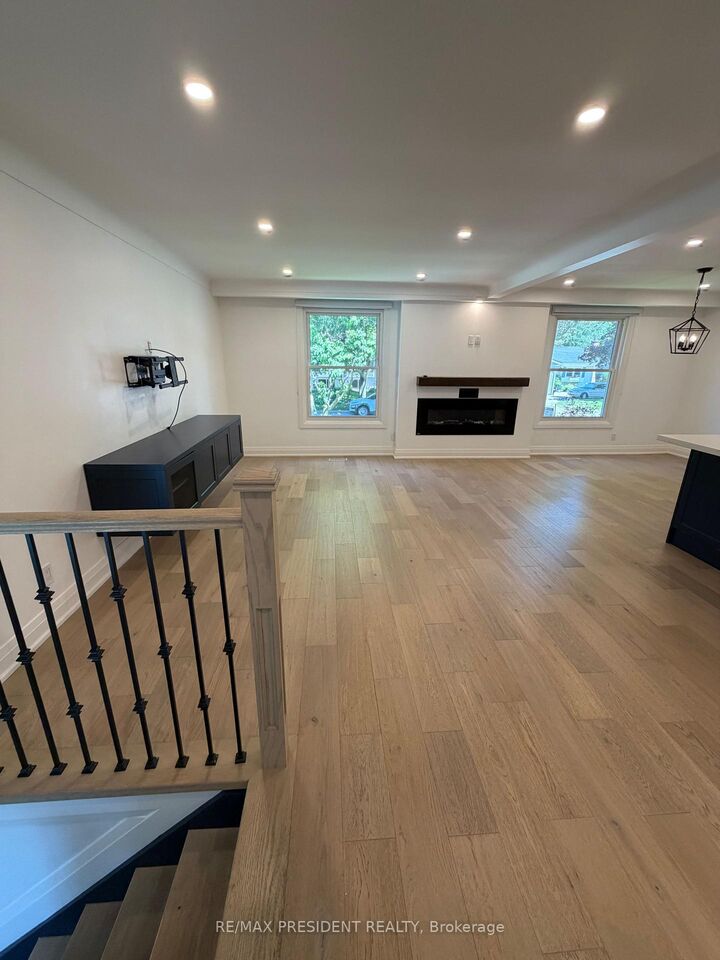 Property Photo:  45 Royal Oak Drive  ON L2N 6K4 