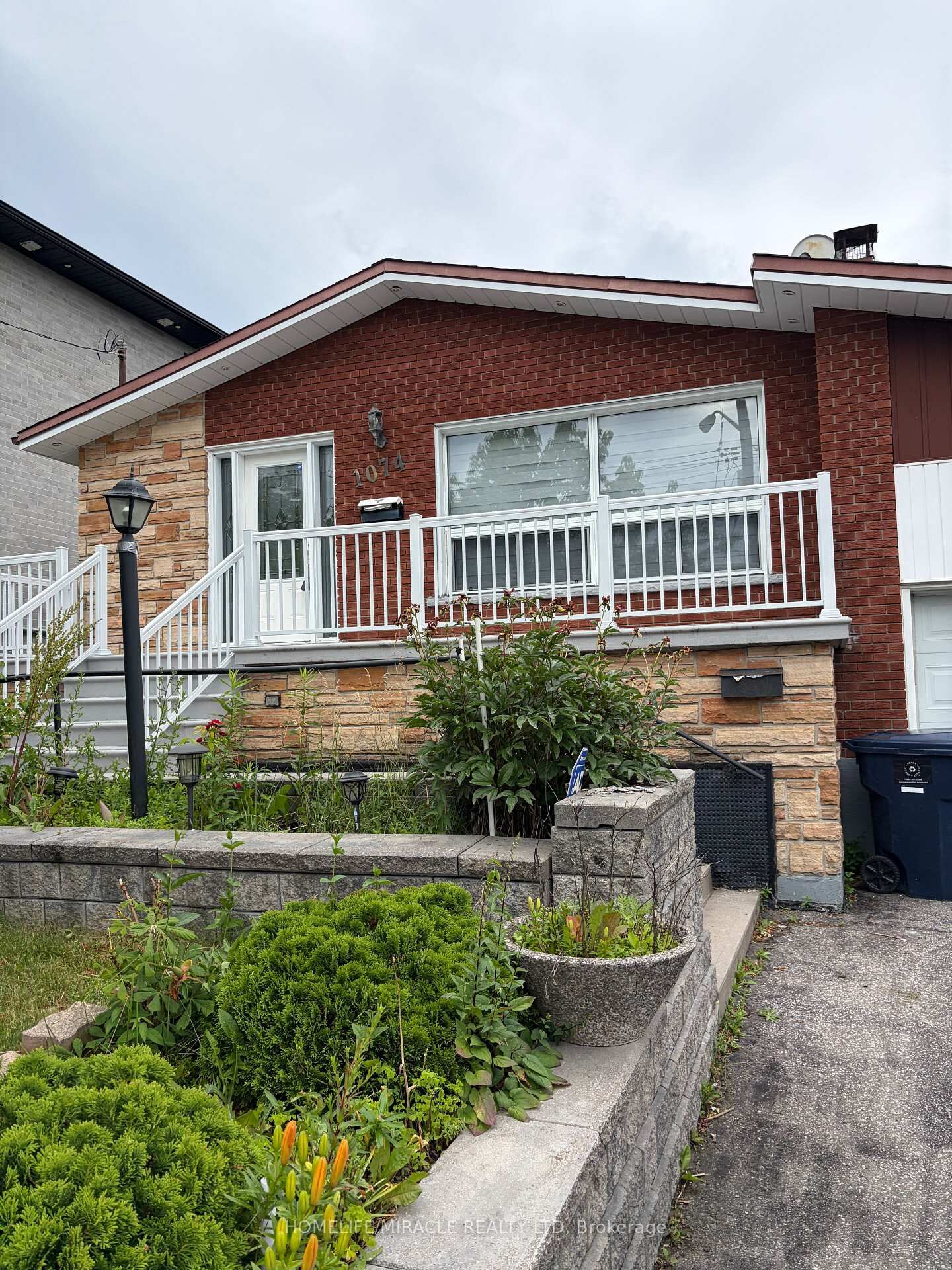 Property Photo: 1074 Midland Avenue ON M1K 4G9