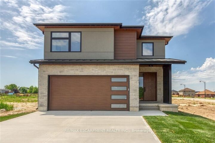 92 Craddock Boulevard — photo 1