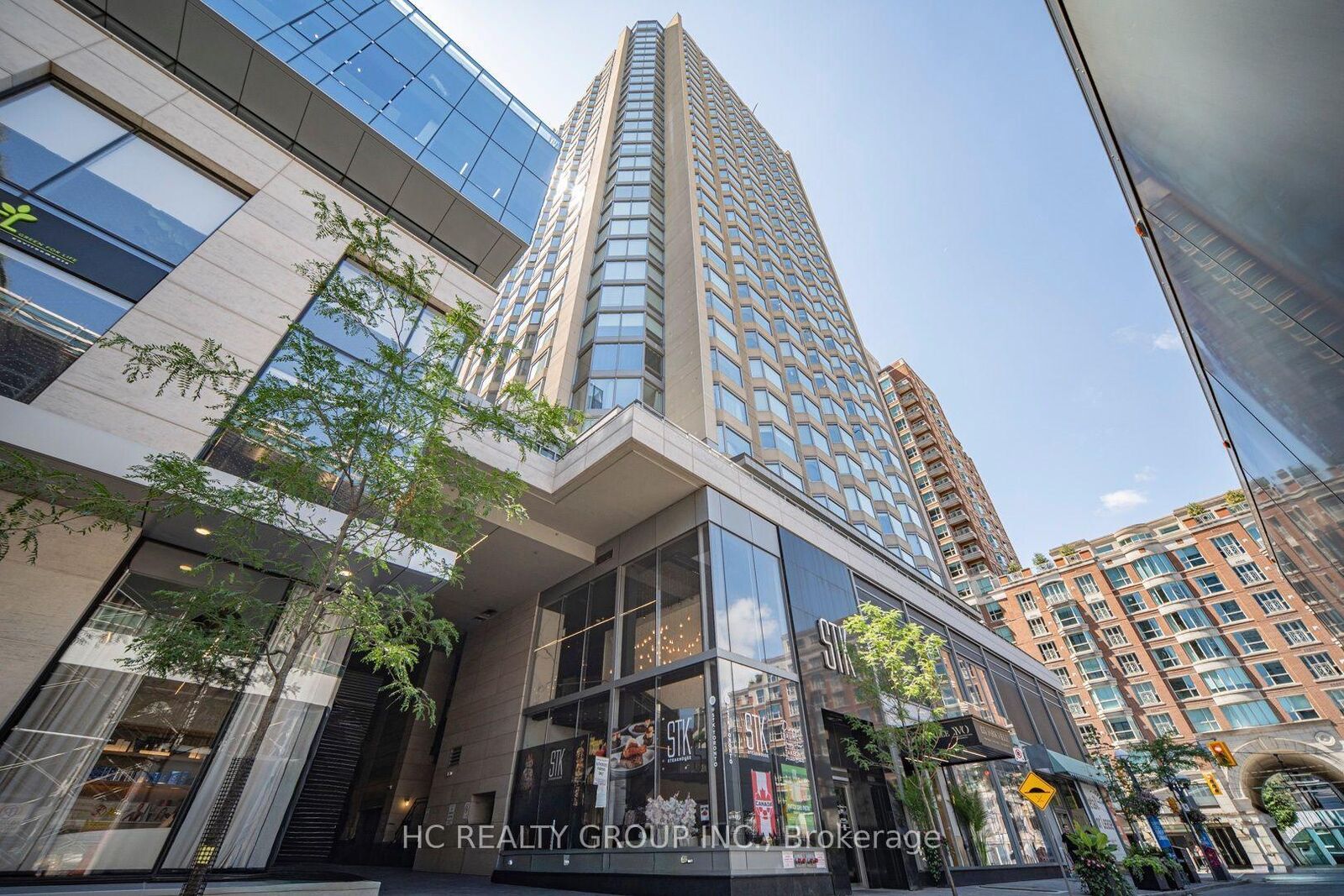 Property Photo: 155 Yorkville Avenue 2014 ON M5R 0B4