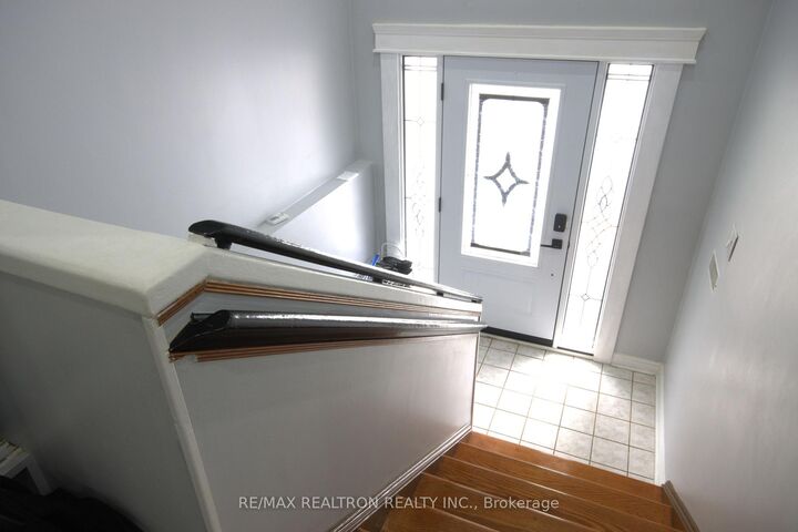 Property Photo: 187 Apache Trail ON M2H 2J3