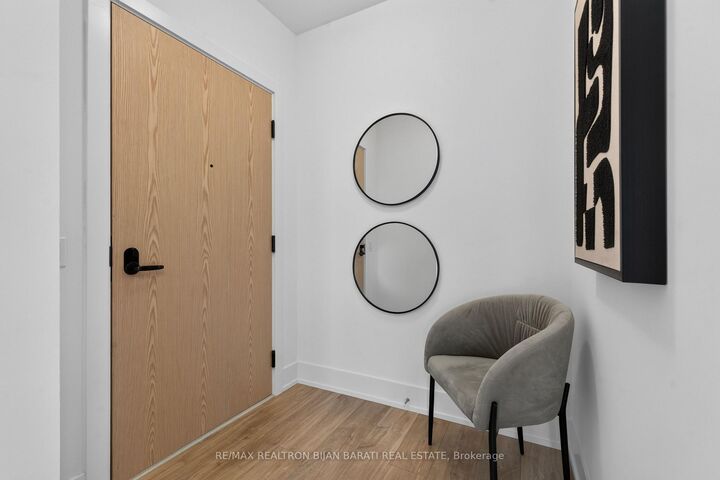 Property Photo: 10 Inn On The Park Drive 3104 ON M3C 0P9