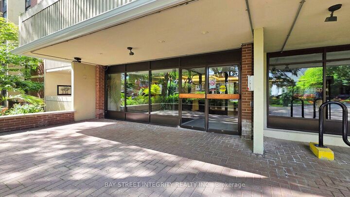 Property Photo: 40 Homewood Avenue 3104 ON M4Y 2K2