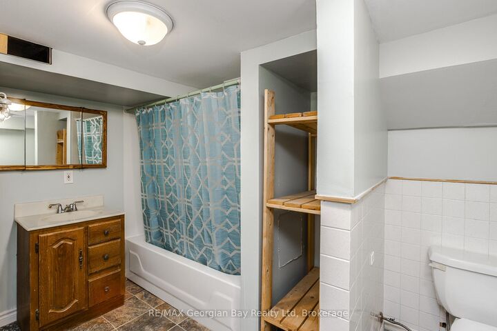 Property Photo: 71 Poyntz Street ON L9M 1N6