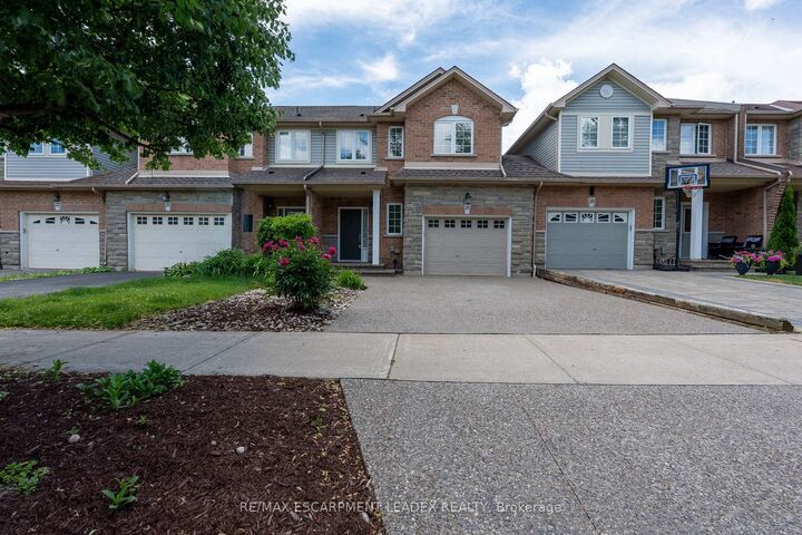 26 Olivia Place — photo 1