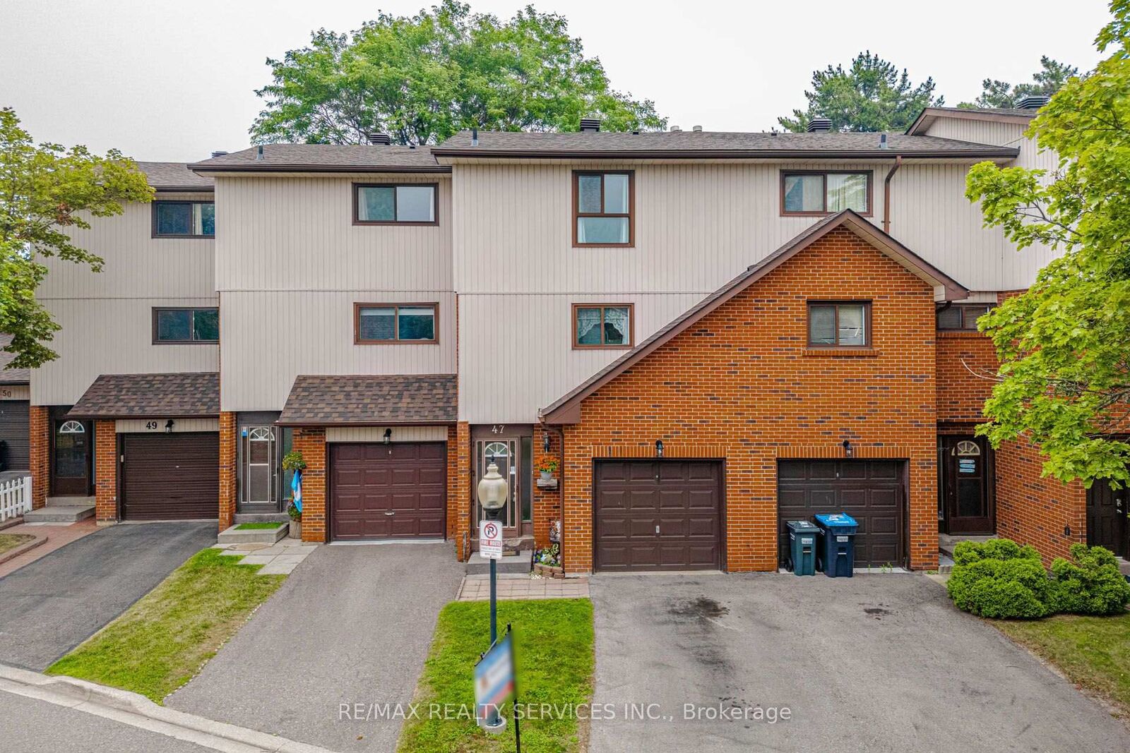 Photo de la propriété:  47 Dawson Crescent  ON L6V 3M5 