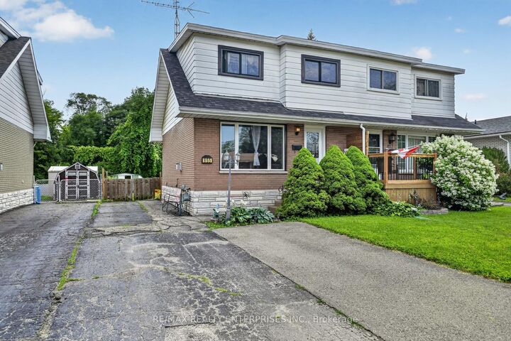 855 Howe Terrace — photo 1