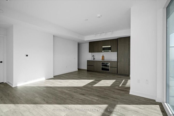 Property Photo: 127 Broadway Avenue 2902 ON M4P 1V7