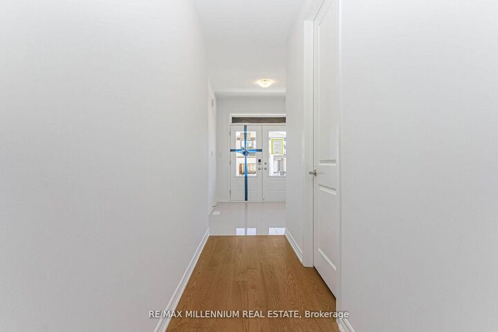 Property Photo: 54 Gretzky Avenue ON L9J 1A8