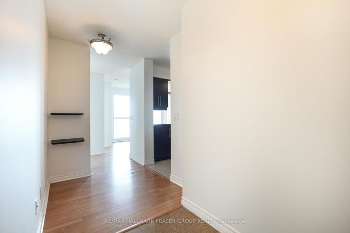 Photo de la propriété: 70 Town Centre Court 2204 ON M1P 0B2