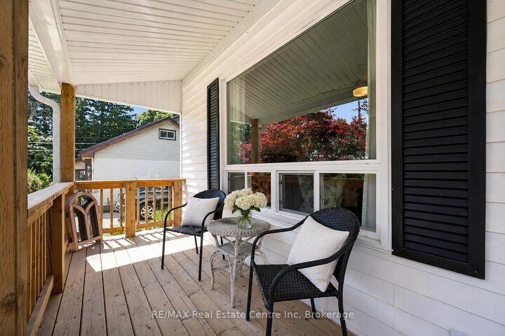 Property Photo:  80 Memorial Crescent  ON N1H 6B9 