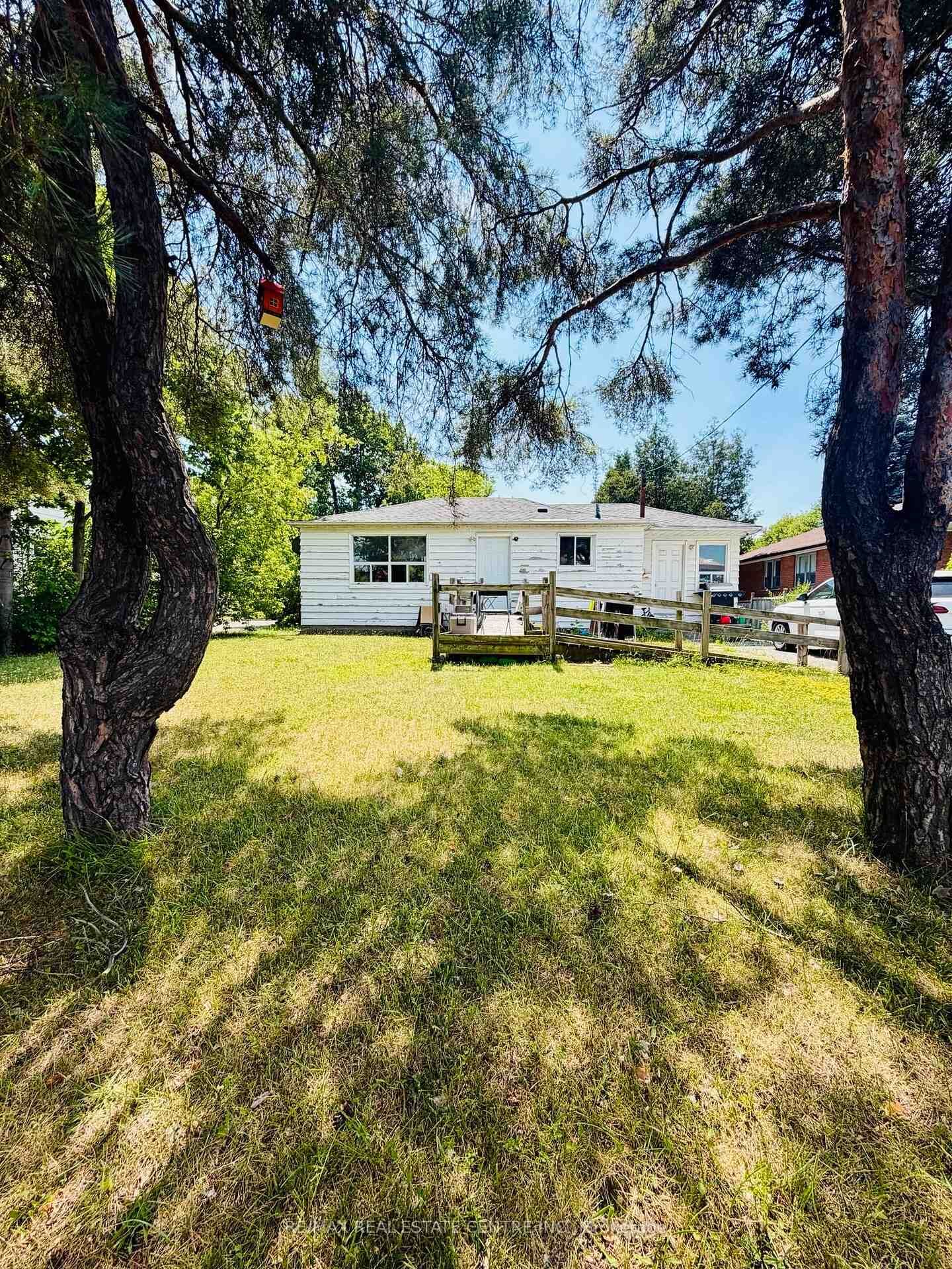 Photo de la propriété: 7118 Goreway Drive ON L4T 2T6