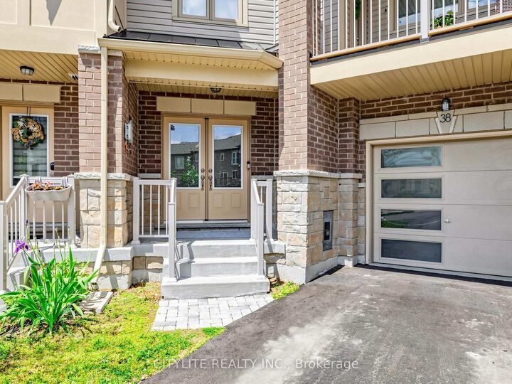Property Photo: 38 Ambereen Place ON L1C 7H5