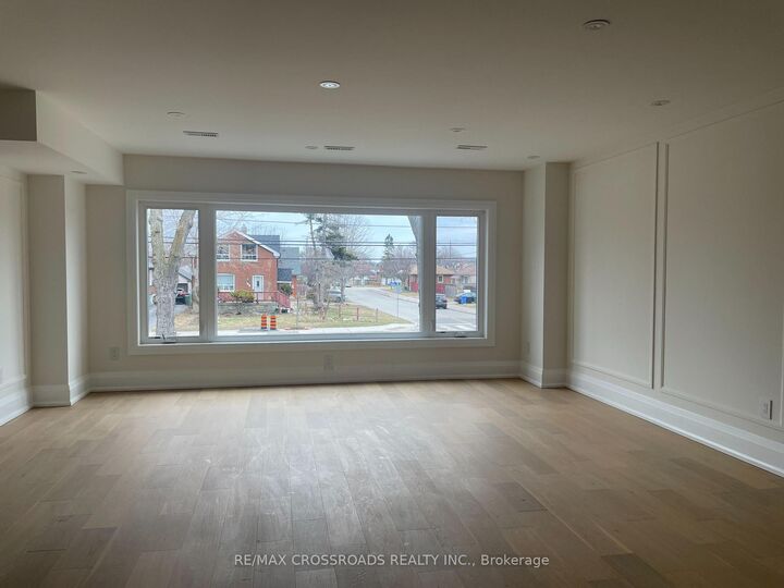 Property Photo:  790 B Midland Avenue  ON M1K 4E7 