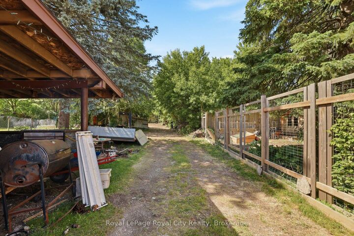 Property Photo:  96 Beaumont Crescent  ON N1E 6B1 