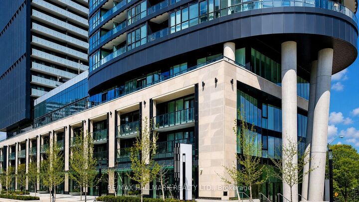 Property Photo: 585 Bloor Street E 2824 ON M4W 0B3