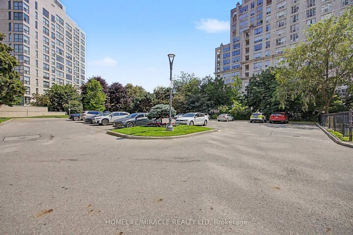 Property Photo: 2269 Lakeshore Boulevard W 2603 ON M8V 3X6