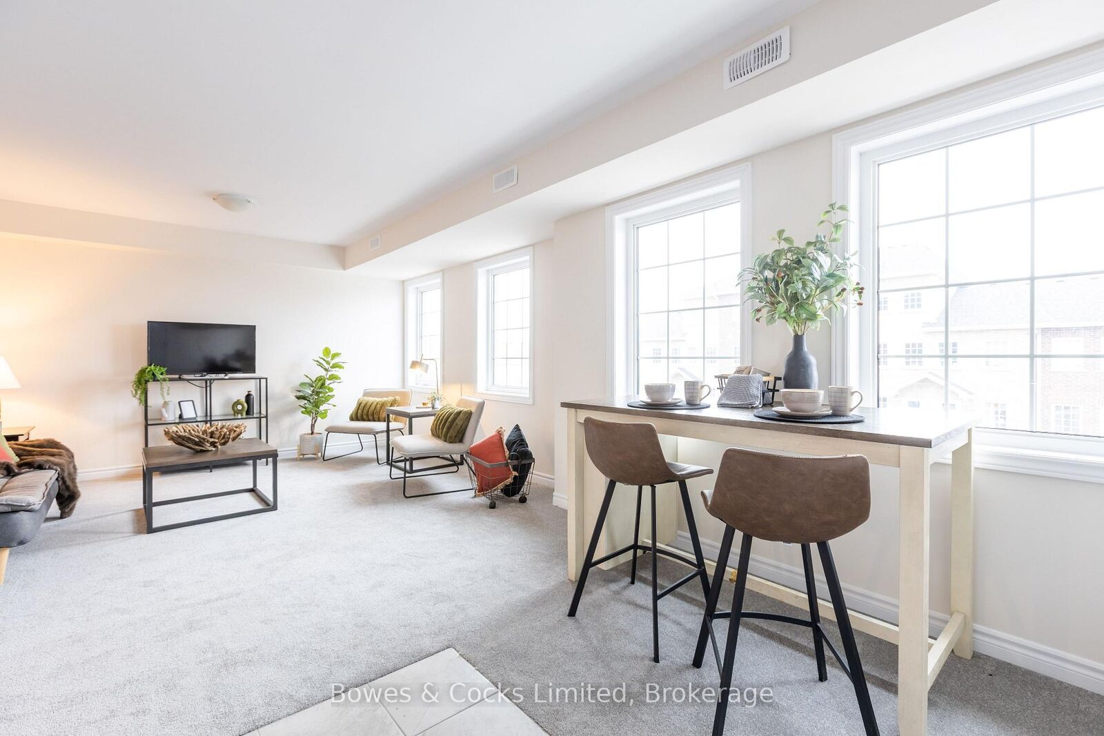Property Photo: 48 Maple Avenue 201 ON K0L 2V0