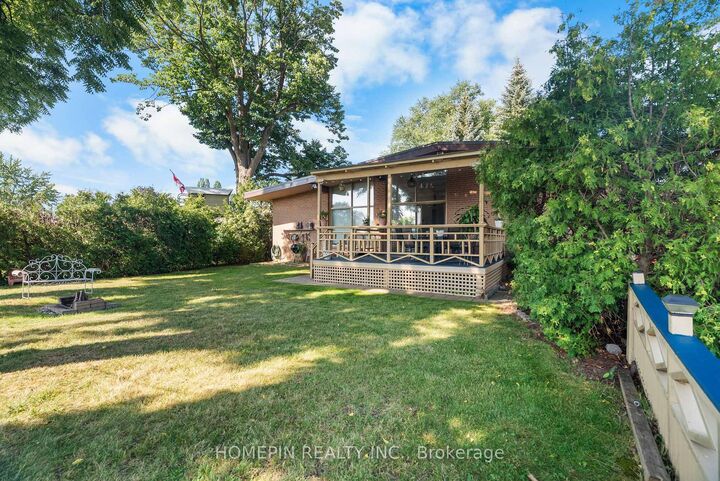 Property Photo:  25 Grovetree Road  ON M9V 2Y3 